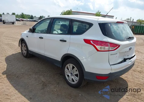 2015 Ford Escape S z USA, uszkodzony, nr VIN 1FMCU0F76FUA56107